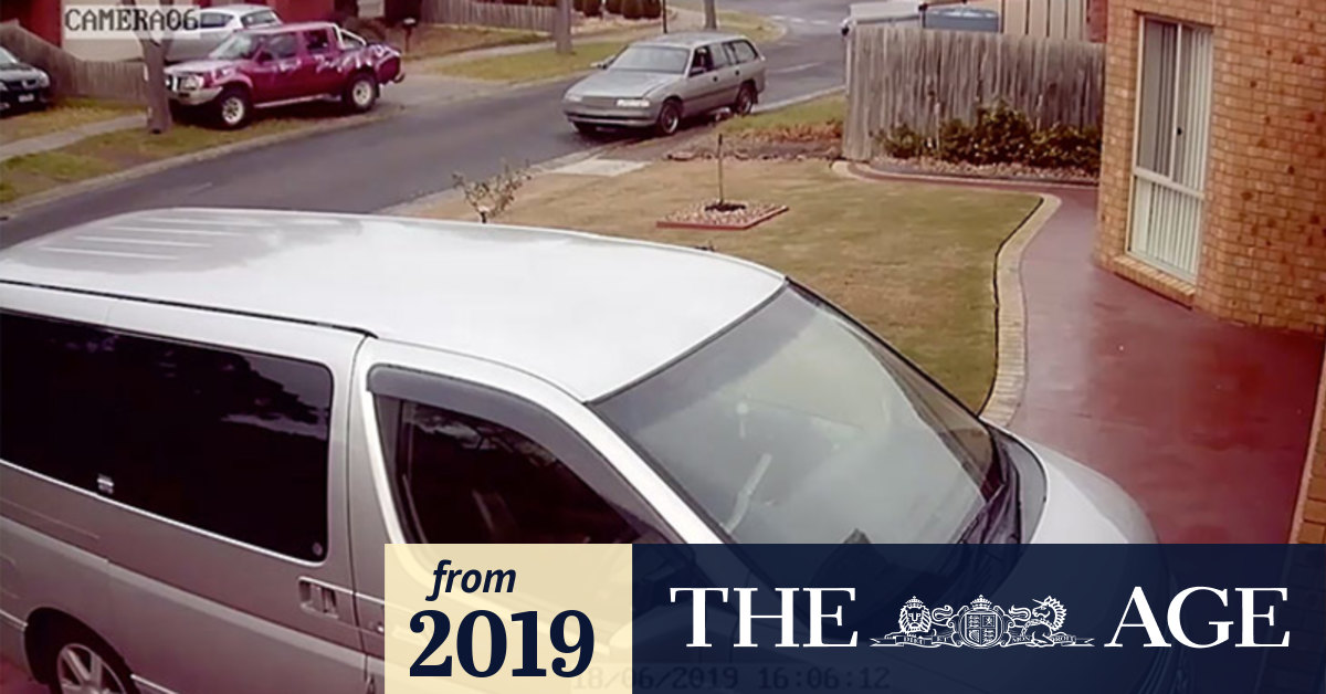 Video CCTV Stolen car smashes into tree in Roxburgh Park